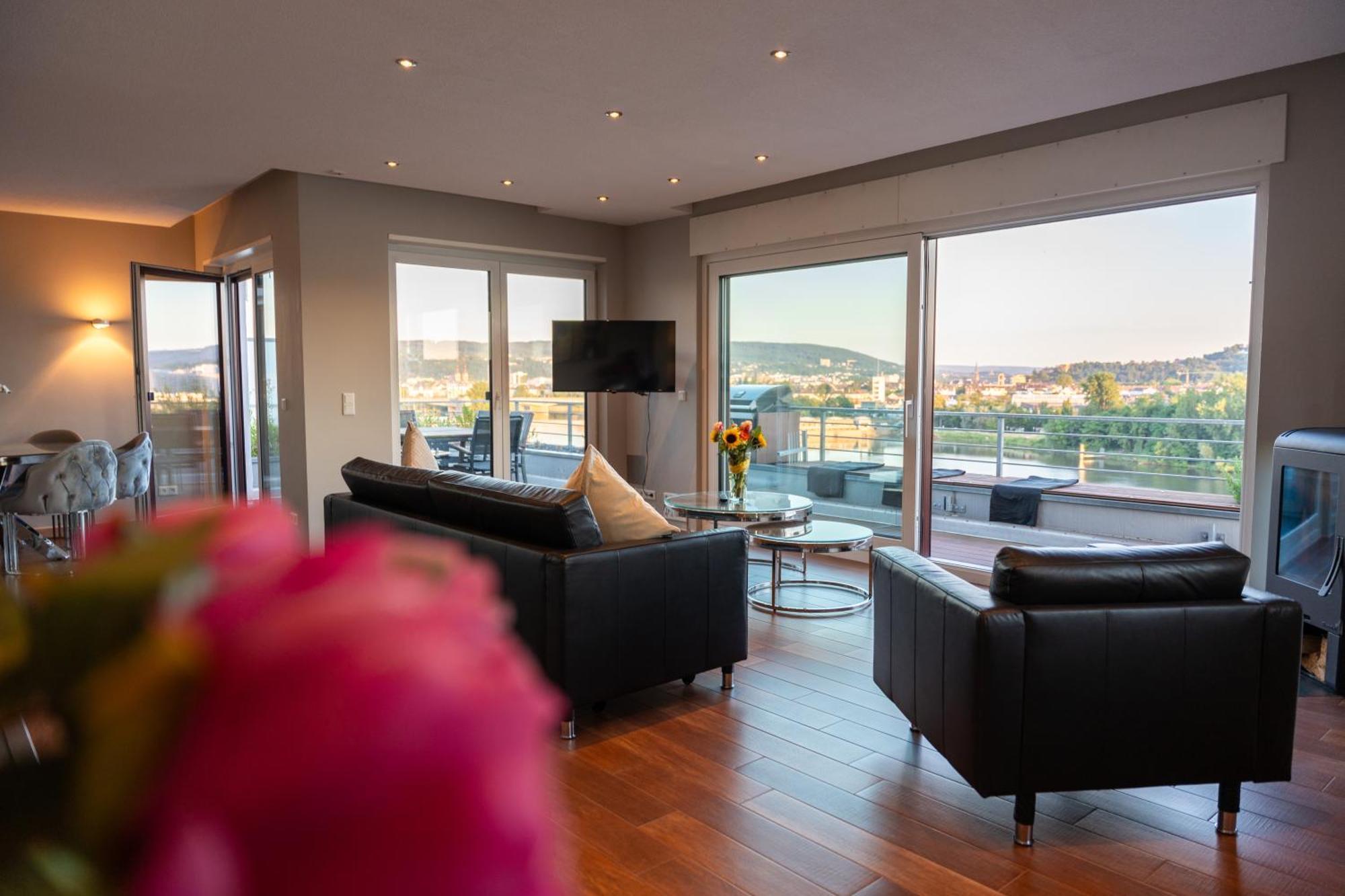 Penthouse Wohnung Mit Schoenem Moselblick In Metternich Koblenz  Buitenkant foto