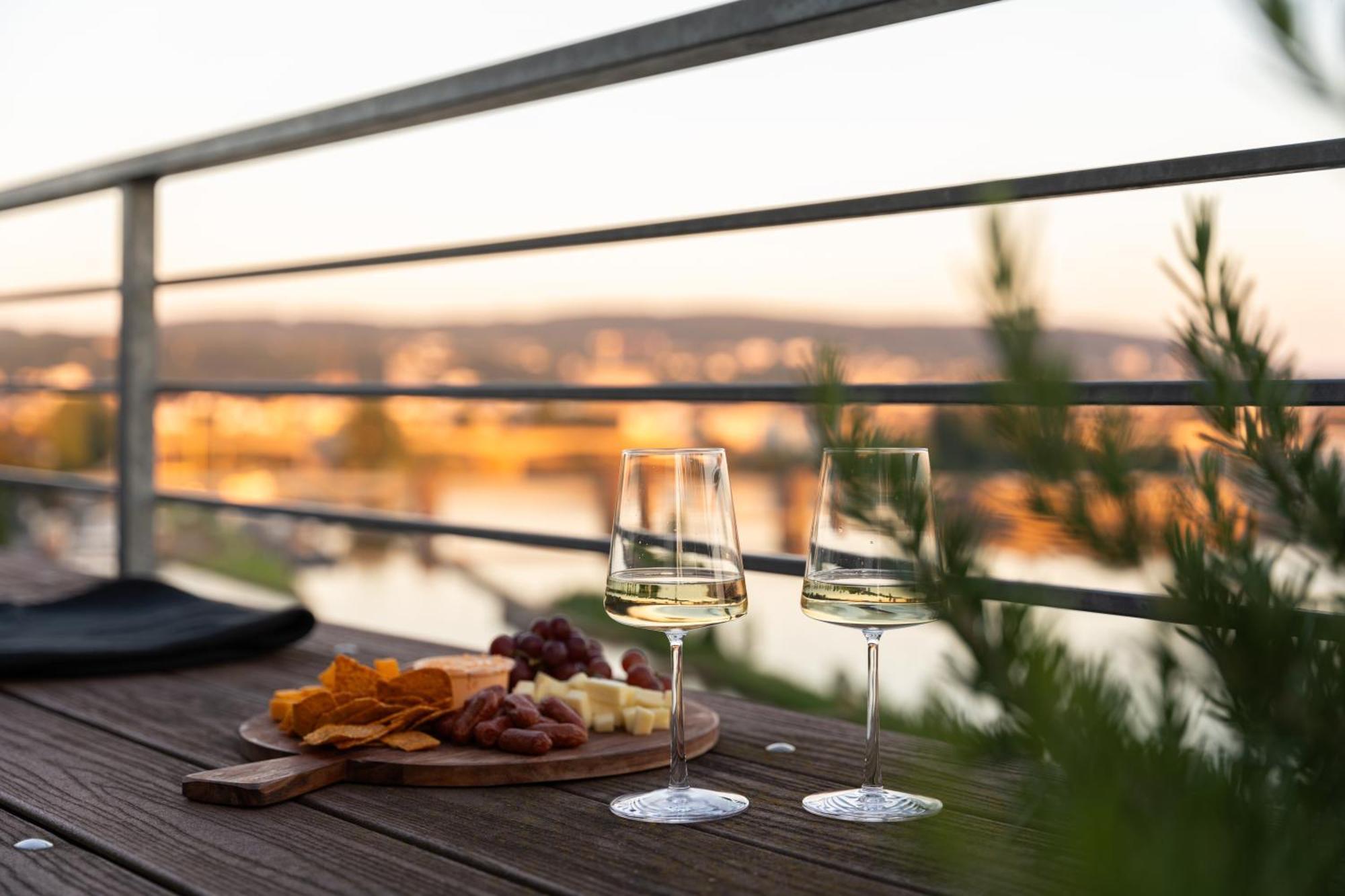 Penthouse Wohnung Mit Schoenem Moselblick In Metternich Koblenz  Buitenkant foto