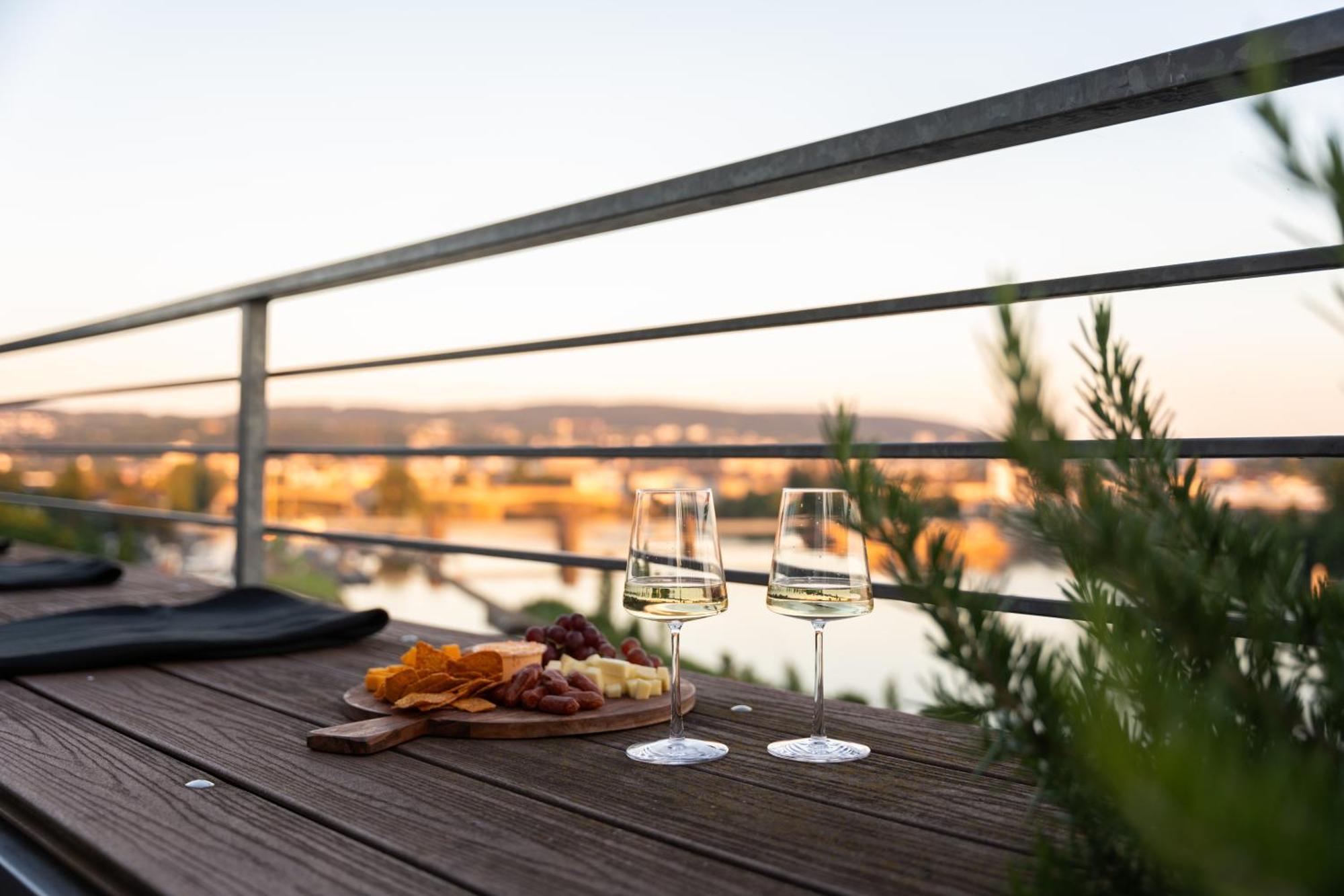 Penthouse Wohnung Mit Schoenem Moselblick In Metternich Koblenz  Buitenkant foto
