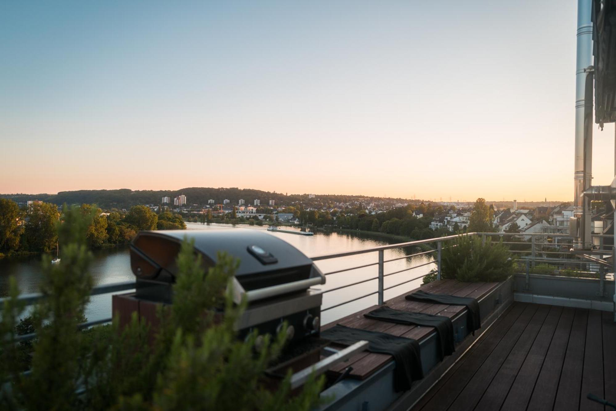 Penthouse Wohnung Mit Schoenem Moselblick In Metternich Koblenz  Buitenkant foto
