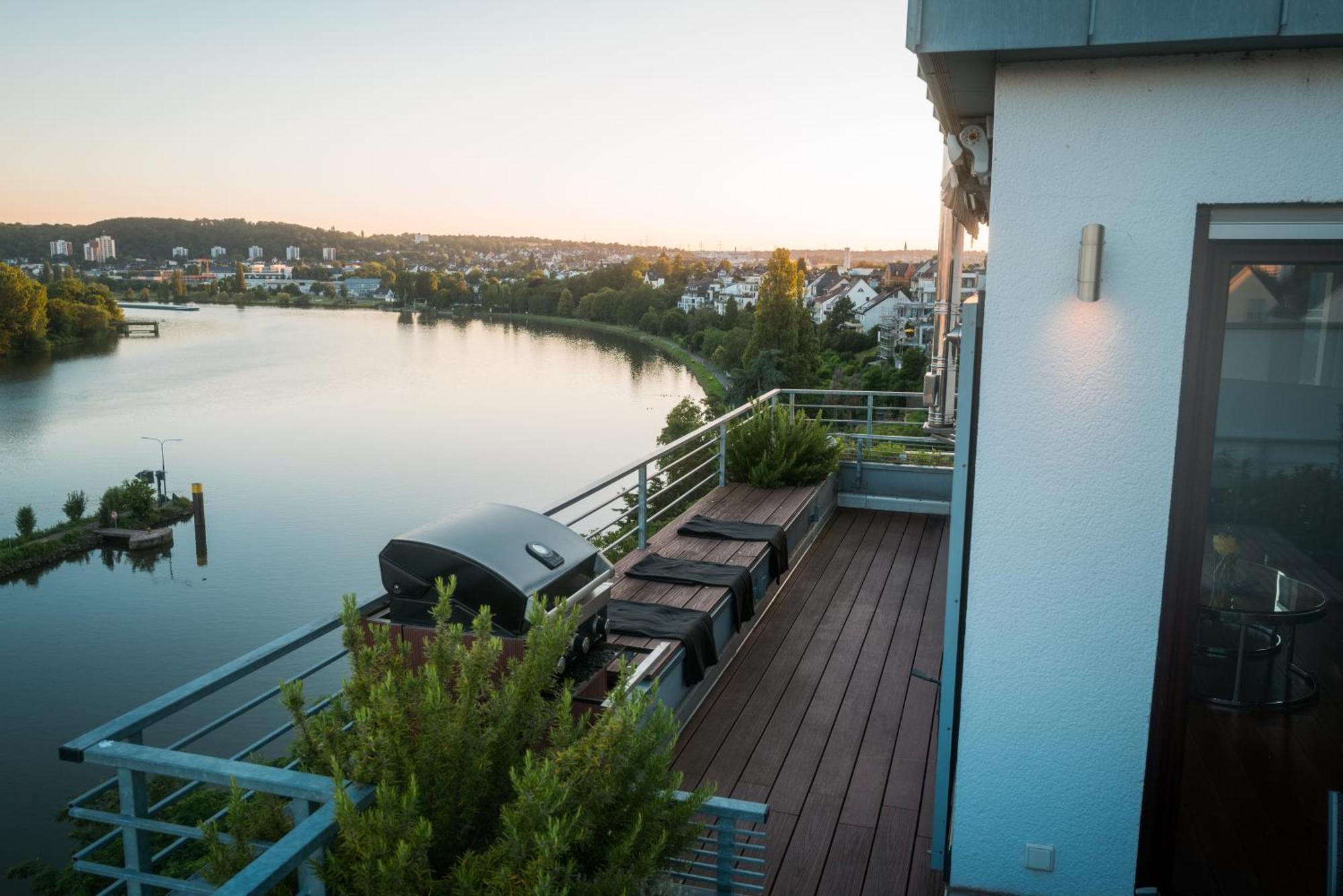 Penthouse Wohnung Mit Schoenem Moselblick In Metternich Koblenz  Buitenkant foto