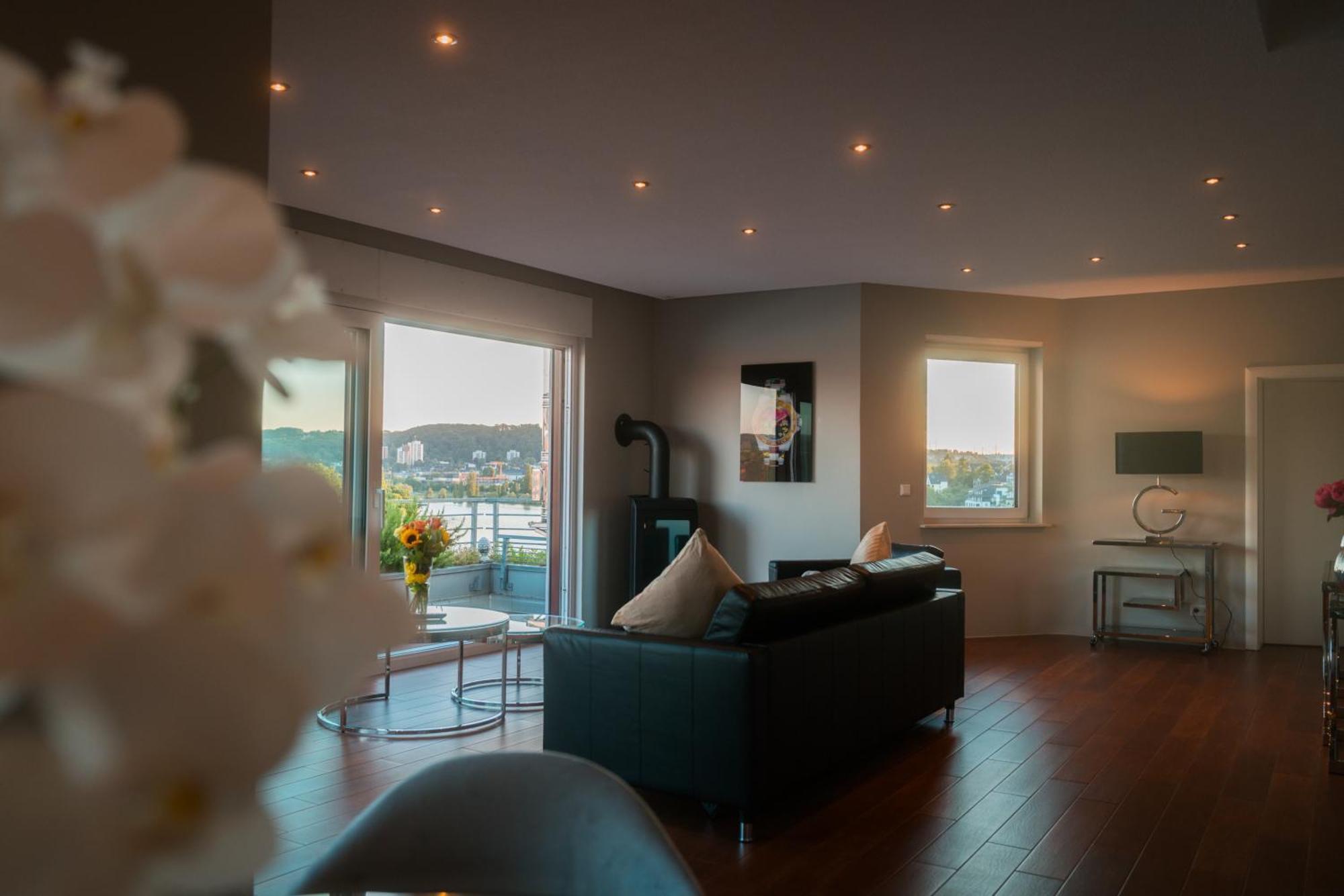 Penthouse Wohnung Mit Schoenem Moselblick In Metternich Koblenz  Buitenkant foto