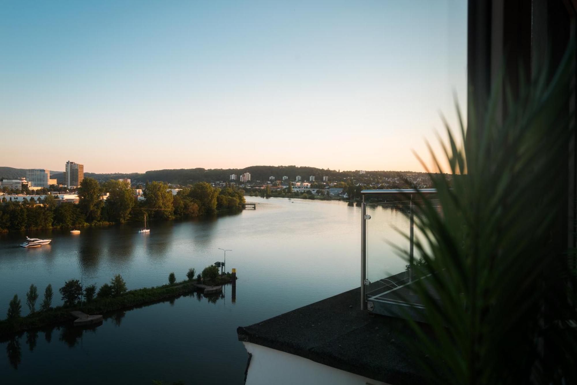 Penthouse Wohnung Mit Schoenem Moselblick In Metternich Koblenz  Buitenkant foto