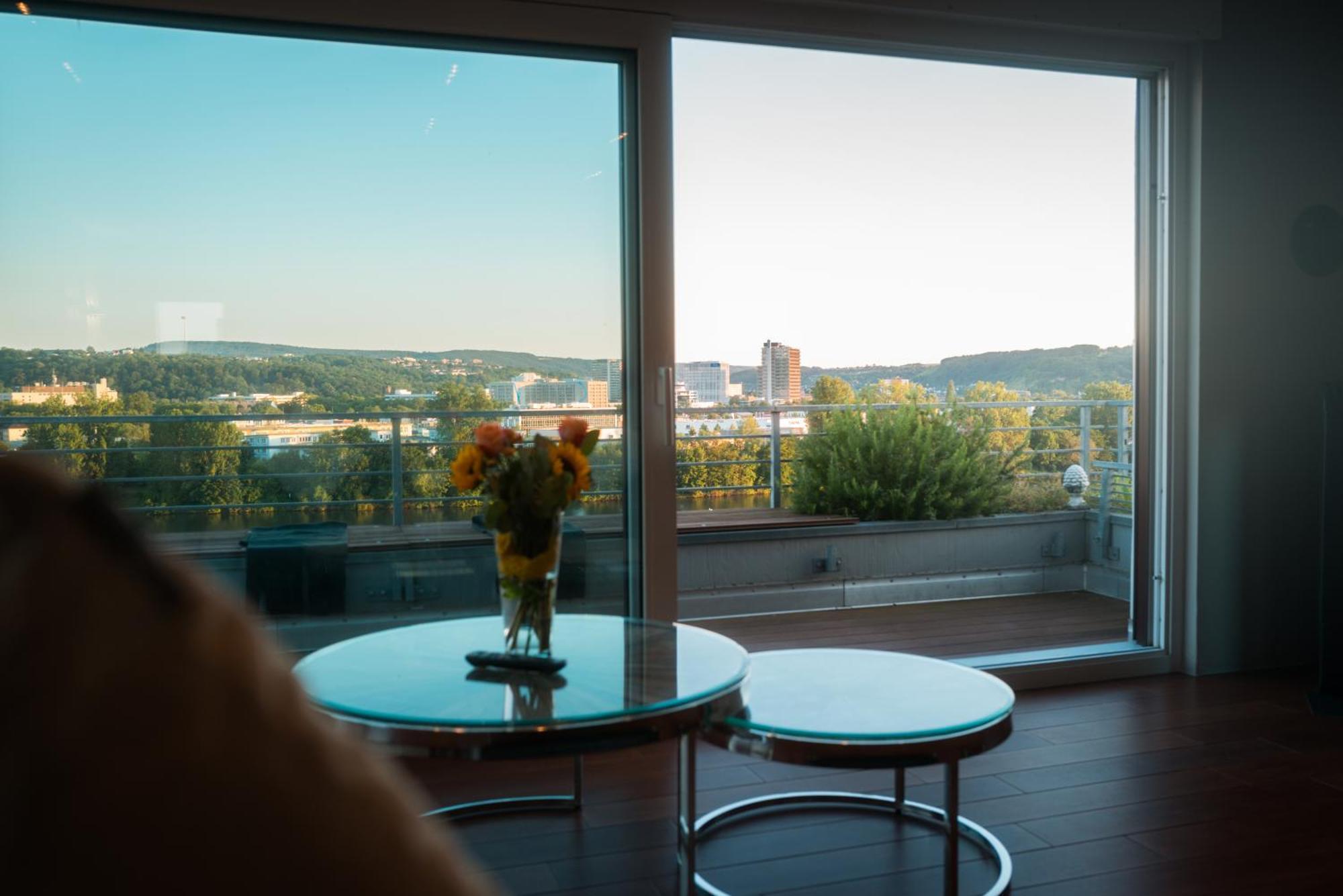 Penthouse Wohnung Mit Schoenem Moselblick In Metternich Koblenz  Buitenkant foto