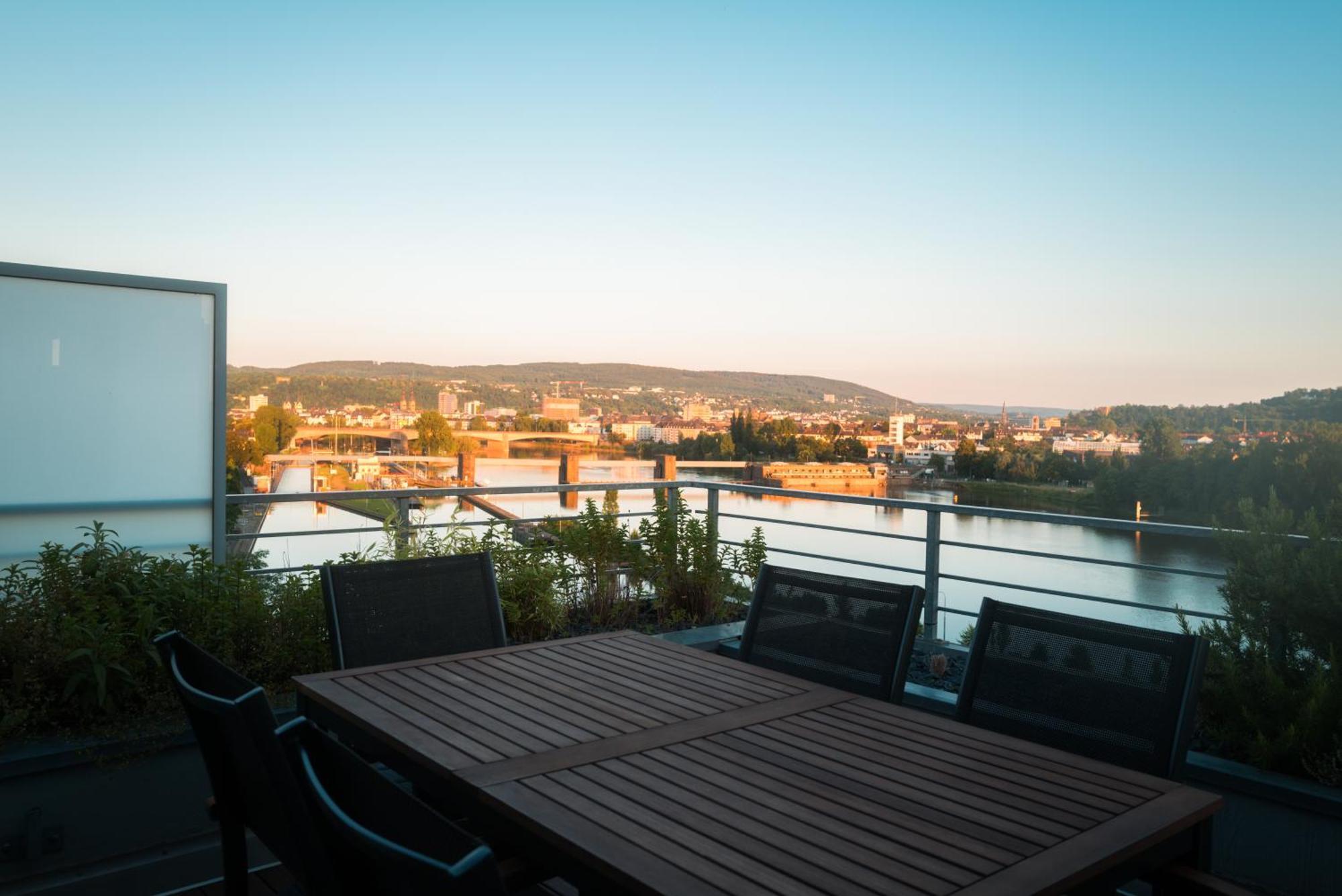 Penthouse Wohnung Mit Schoenem Moselblick In Metternich Koblenz  Buitenkant foto