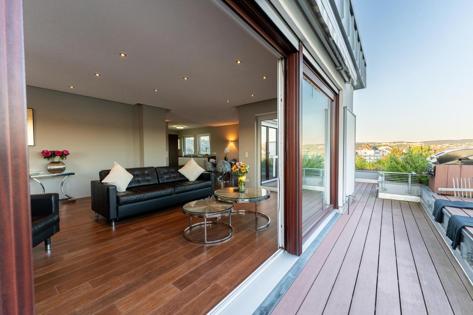 Penthouse Wohnung Mit Schoenem Moselblick In Metternich Koblenz  Buitenkant foto