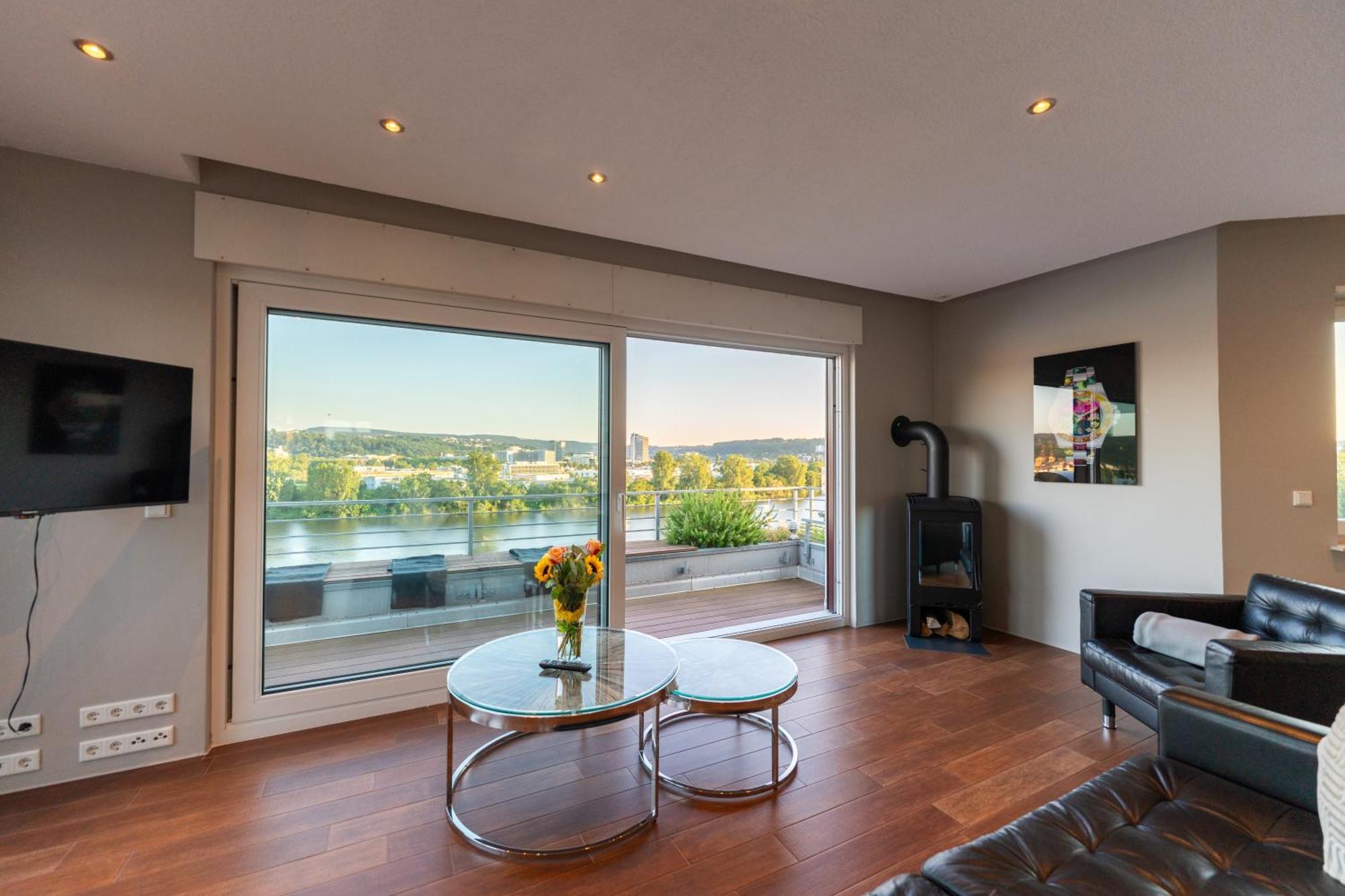 Penthouse Wohnung Mit Schoenem Moselblick In Metternich Koblenz  Buitenkant foto