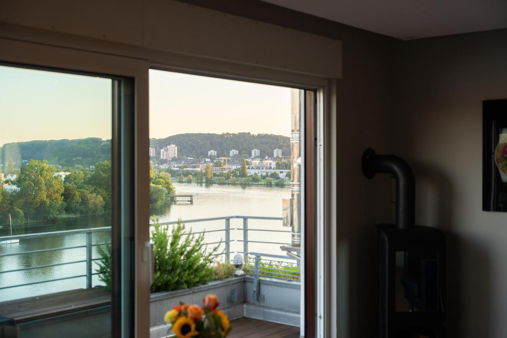 Penthouse Wohnung Mit Schoenem Moselblick In Metternich Koblenz  Buitenkant foto
