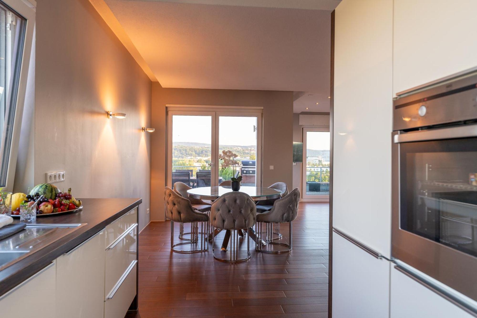 Penthouse Wohnung Mit Schoenem Moselblick In Metternich Koblenz  Buitenkant foto