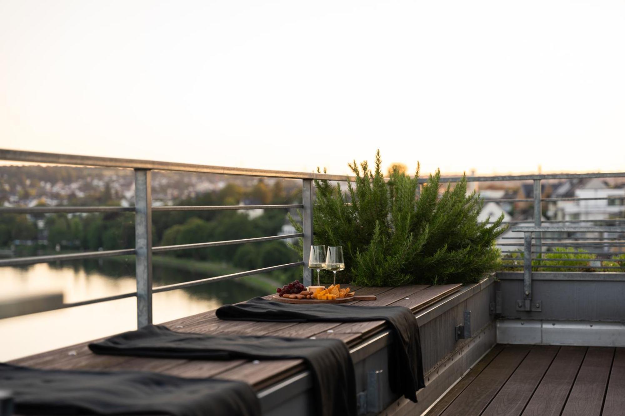 Penthouse Wohnung Mit Schoenem Moselblick In Metternich Koblenz  Buitenkant foto